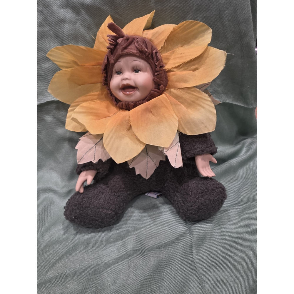 Geppeddo Cuddle Kids Porcelain Sun Flower Blossom Baby Doll